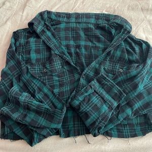 urban outfitters cropped flannel